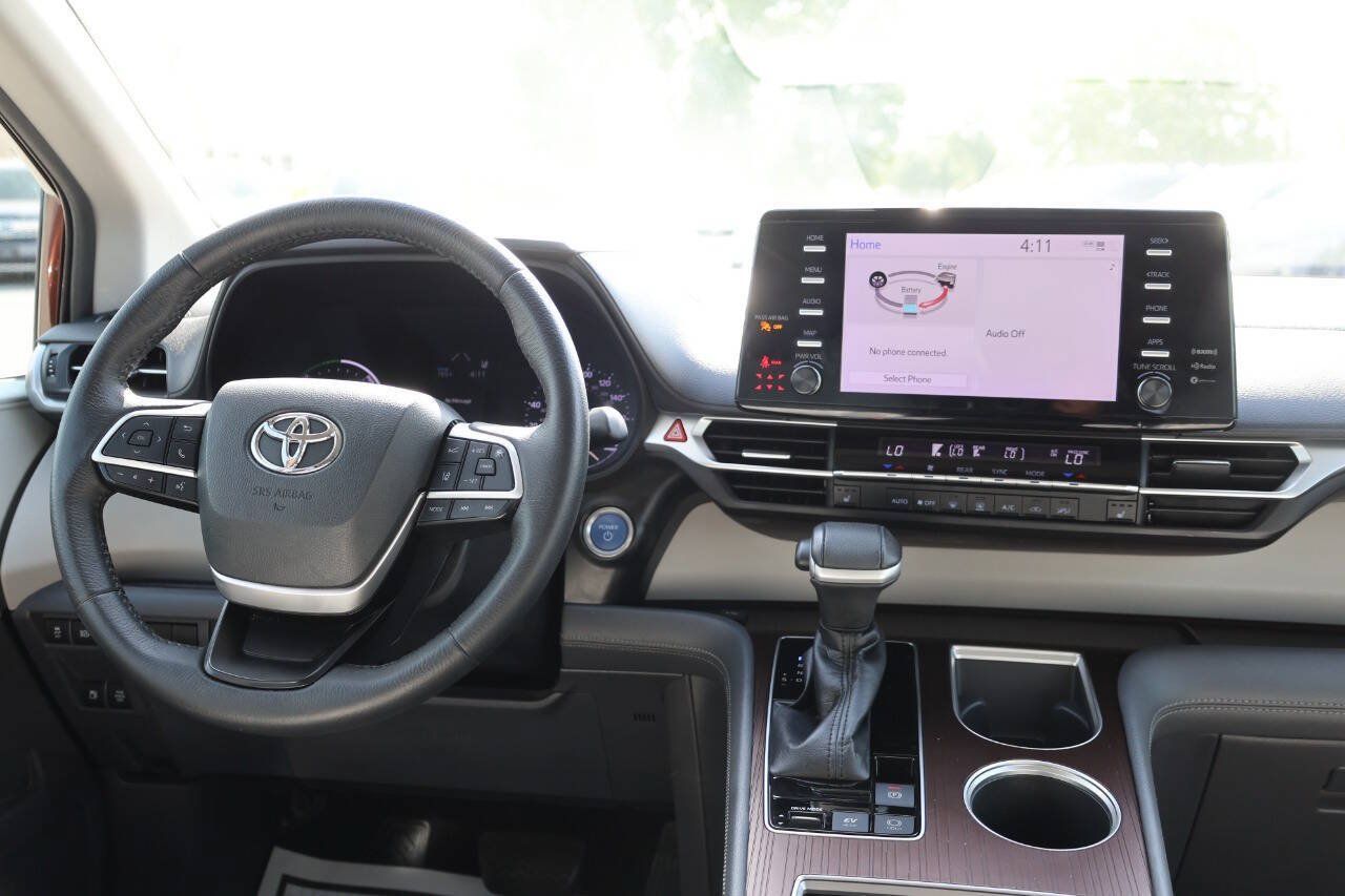 Used 2021 Toyota Sienna XLE FWD image 23