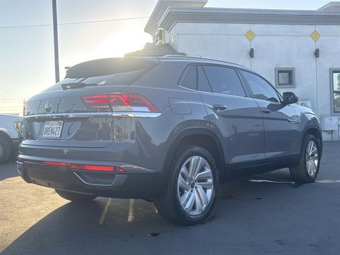 Used 2020 Volkswagen Atlas Cross Sport SE w/ Panoramic Sunroof Package image 12