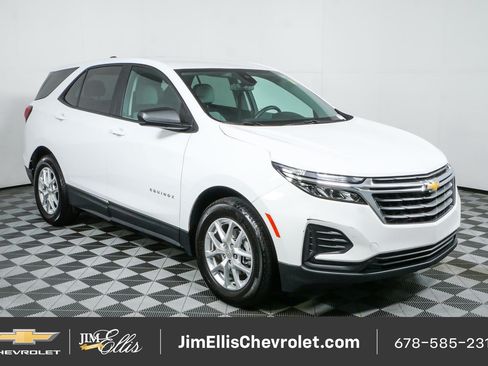 Certified 2024 Chevrolet Equinox LS w/ LS Convenience Package FWD image 1
