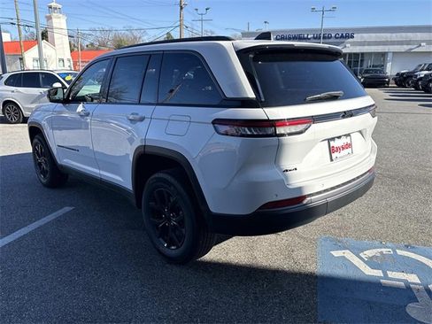 New 2026 Jeep Grand Cherokee Laredo image 14