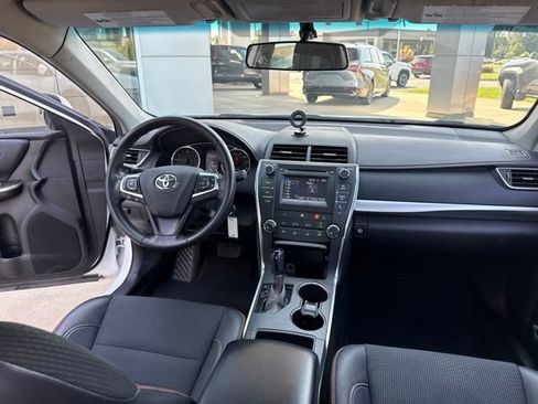 Used 2017 Toyota Camry SE FWD image 27
