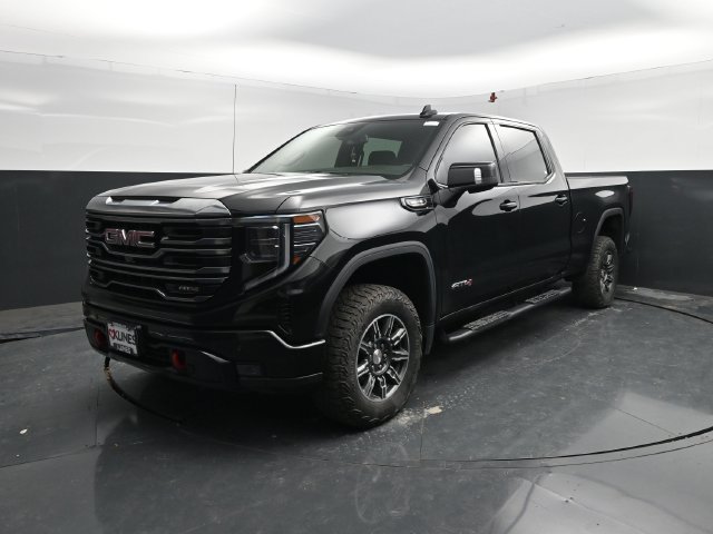 Used 2024 GMC Sierra 1500 AT4 w/ AT4 Preferred Package AWD/4WD image 3