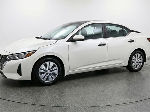 Used 2025 Nissan Sentra S FWD image 3