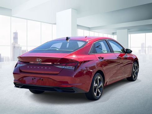Used 2023 Hyundai Elantra SEL w/ Convenience Package FWD image 4