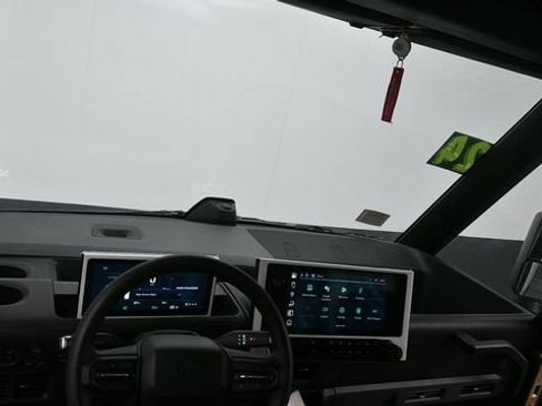 Used 2024 Chevrolet Brightdrop 400 w/ Commercial Equipment Package AWD/4WD image 22