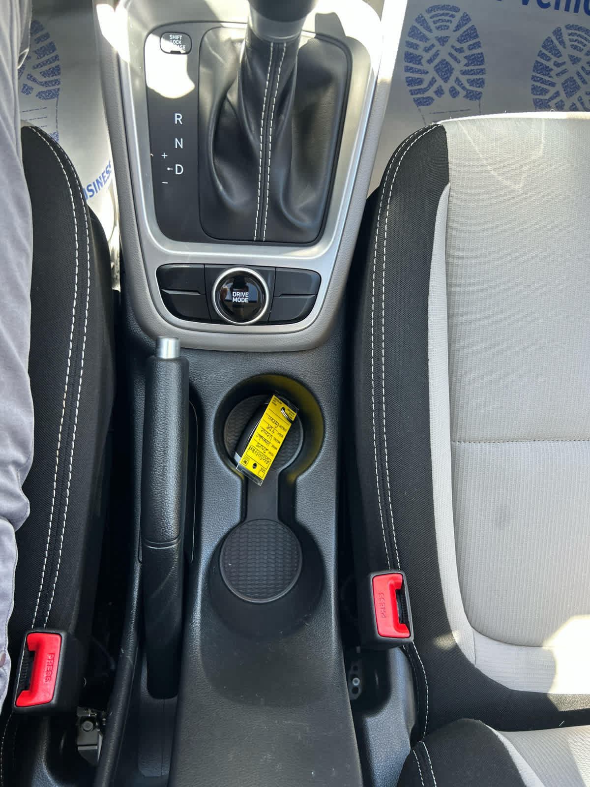 Used 2025 Hyundai Venue SEL FWD image 20
