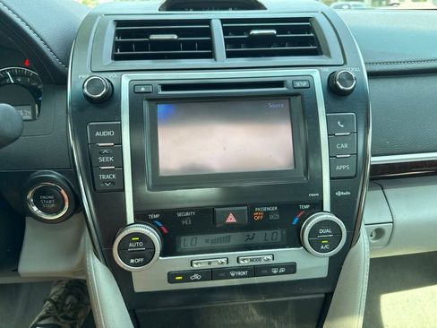 Used 2013 Toyota Camry XLE w/ Leather Pkg FWD image 12