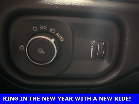 Used 2024 RAM 1500 Laramie image 27