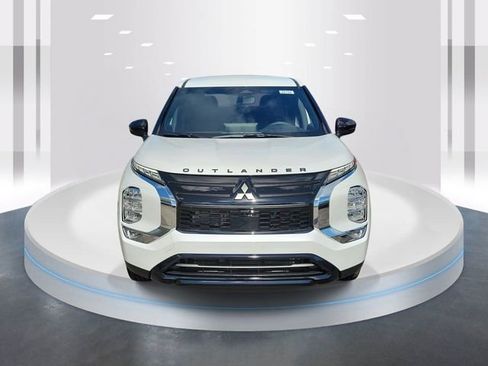 New 2026 Mitsubishi Outlander SE FWD image 2