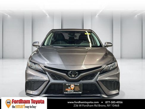 Used 2023 Toyota Camry SE AWD/4WD image 2