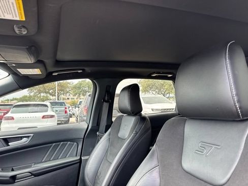 Used 2024 Ford Edge ST w/ Equipment Group 401A AWD/4WD image 10