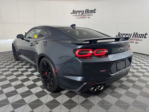 Used 2019 Chevrolet Camaro SS RWD image 9