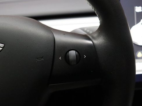 Used 2021 Tesla Model Y Long Range image 57