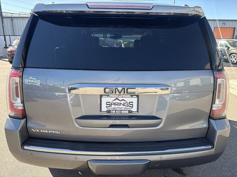 Used 2018 GMC Yukon Denali image 4