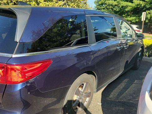 Used 2024 Honda Odyssey EX image 3