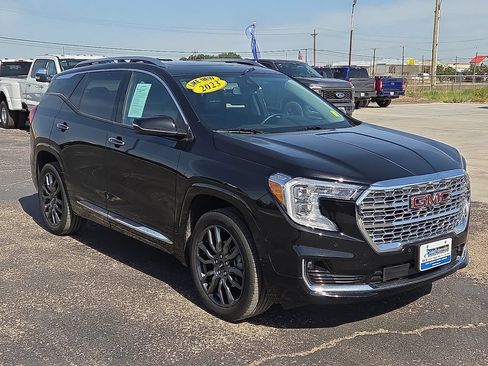 Used 2023 GMC Terrain Denali w/ Black Diamond Edition AWD/4WD image 7