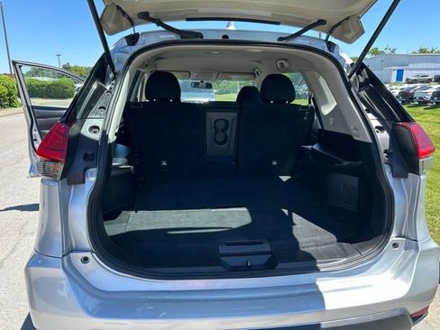 Used 2017 Nissan Rogue S AWD/4WD image 10