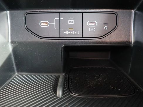 Used 2025 Kia Sorento SX image 27