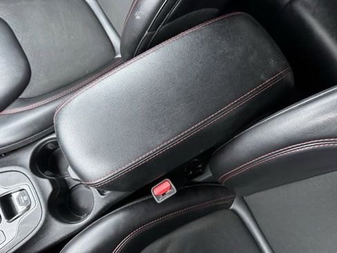 Used 2021 Jeep Cherokee Trailhawk w/ Sun, Sound & Nav Group image 18