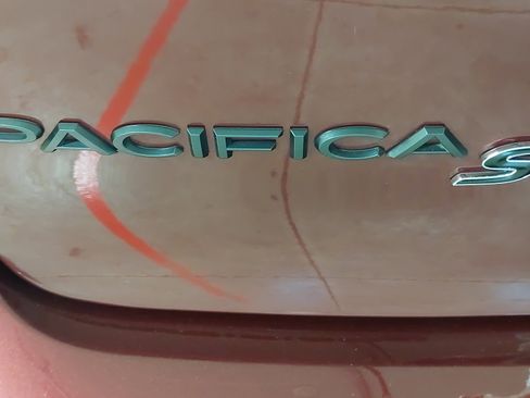 Used 2023 Chrysler Pacifica Limited w/ S Appearance Package image 32