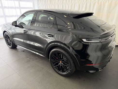 New 2026 Porsche Cayenne GTS AWD/4WD image 3