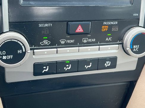 Used 2013 Toyota Camry LE FWD image 18