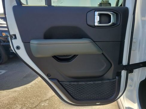 New 2026 Jeep Gladiator Mojave image 12