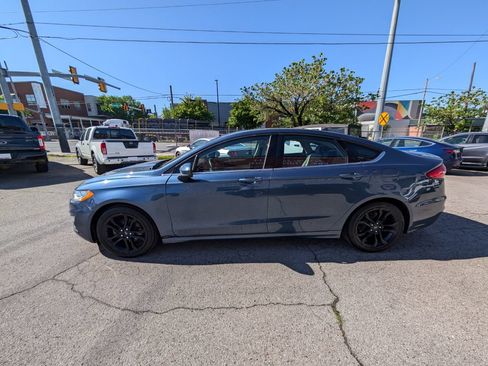 Used 2019 Ford Fusion SE w/ Equipment Group 151A FWD image 9