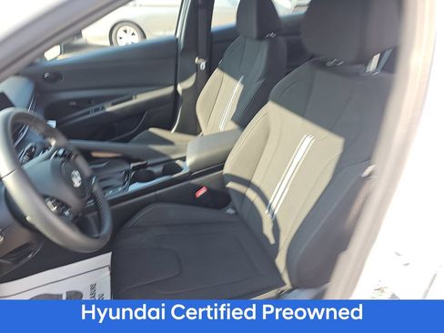 Certified 2025 Hyundai Elantra SEL FWD image 14