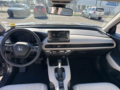Used 2023 Honda HR-V LX image 16