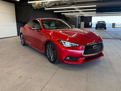 Used 2017 INFINITI Q60 Red Sport 400 RWD image 6