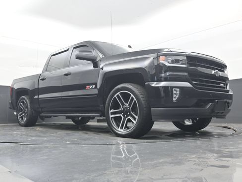 Used 2018 Chevrolet Silverado 1500 LTZ Z71 w/ LTZ Plus Package AWD/4WD image 20