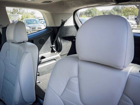 Certified 2022 Kia Telluride SX w/ SX Prestige Package image 33