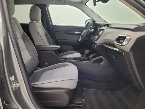 Used 2023 Chevrolet TrailBlazer LT FWD image 21
