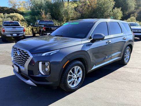 Used 2021 Hyundai Palisade SE image 2