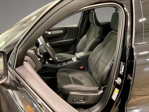 Certified 2023 Volvo XC40 B5 Plus w/ Climate Package AWD/4WD image 21