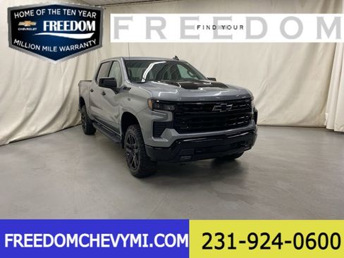 Used 2024 Chevrolet Silverado 1500 LT Trail Boss w/ Dark Appearance Package image 1