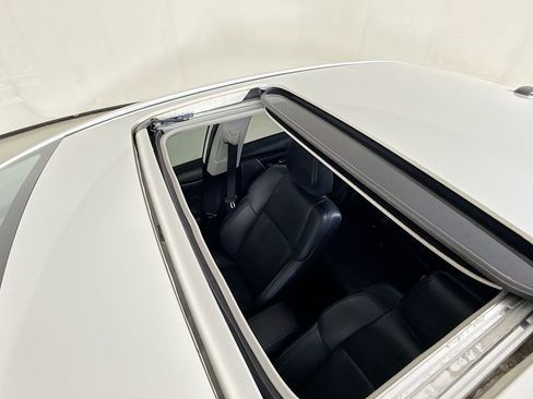 Used 2019 Toyota Corolla XSE image 23