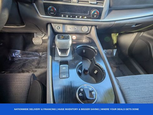 Used 2023 Nissan Rogue SV image 25