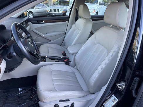 Certified 2020 Volkswagen Passat 2.0T SEL image 20