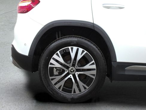 Used 2025 Mercedes-Benz GLA 250 4MATIC image 12