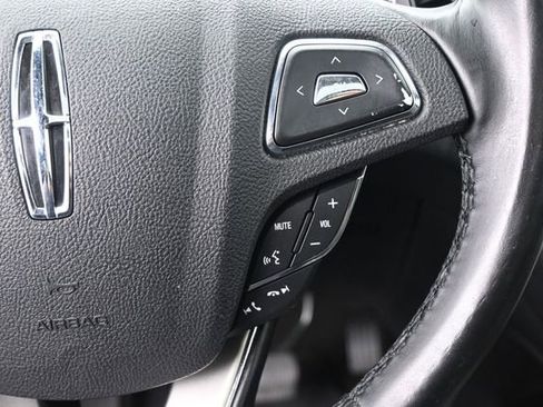 Used 2019 Lincoln MKC Reserve FWD image 28