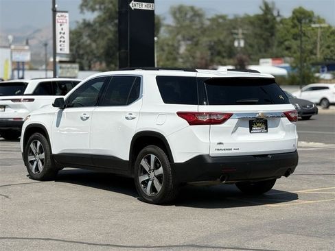 Used 2021 Chevrolet Traverse LT w/ LT Premium Package AWD/4WD image 5