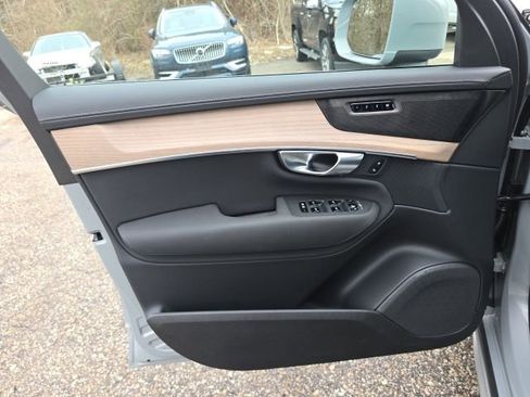 Certified 2025 Volvo XC90 B5 Plus AWD/4WD image 26