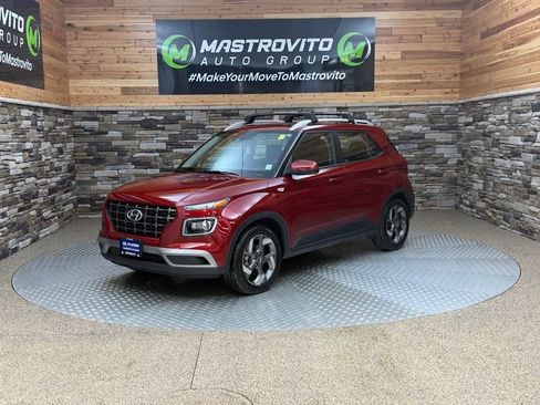 Used 2024 Hyundai Venue Limited image 5