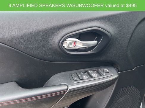 Used 2016 Jeep Cherokee Trailhawk w/ Comfort/Convenience Group image 11