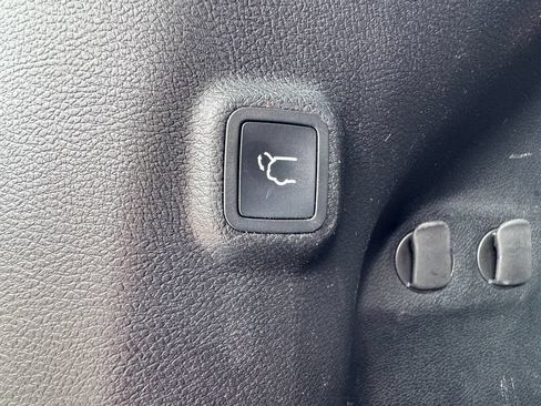 Used 2020 Jeep Cherokee High Altitude AWD/4WD image 34