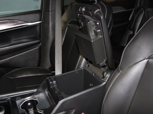 Used 2025 Jeep Grand Cherokee L Limited w/ Black Appearance Package image 23