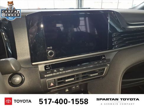 Used 2025 Toyota Camry SE image 18