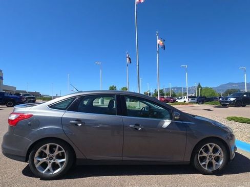 Used 2014 Ford Focus Titanium FWD image 17